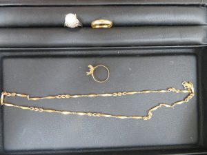 本日は貴金属ネックレス・リングをお持ち頂きました。