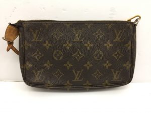 新品未使用品も、汚れていても破れて いてもお買取りさせて頂きますので、 当店にお持ち下さいませ( *´艸`)