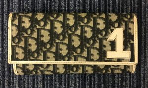 Diorのお財布売るなら!福岡県久留米市にある買取専門店大吉久留米店です。