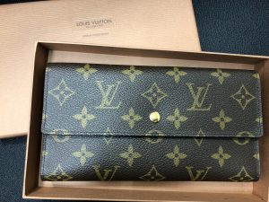 ルイヴィトンの財布も高価買取している大吉国立店です!