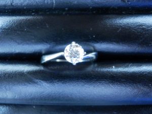 高額!ダイヤを平野、八尾、柏原で売るなら買取専門店 大吉 JR八尾店!八尾、志紀、恩智、布施、平野、柏原、東大阪。JR八尾駅約1分!