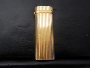 カルティエのライターを平野、八尾、志紀で売るなら買取専門店 大吉 JR八尾店。JR八尾駅徒歩約1分(平野、志紀、柏原、久宝寺、山本、青山、国分、恩智、高安)