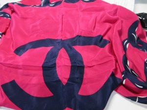 シャネルのスカーフをお買取りしました大吉鶴見店です。