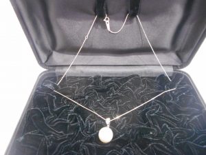 プラチナのネックレス