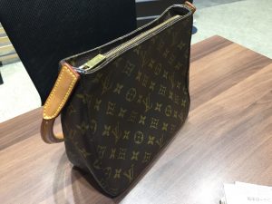 2DFE15C0-2C4C-4E3B-8E58-B98FE46DB431