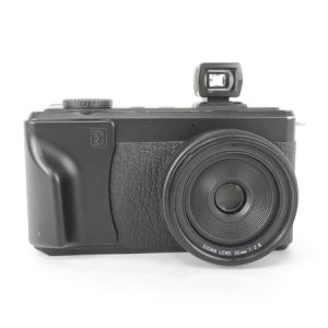 大吉鶴見店でコンパクトデジタルカメラをお買取り致しました
