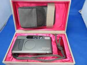本日はコンタックスのカメラをお買取りをさせて頂きました。