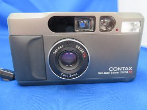 本日はコンタックスのカメラをお買取りをさせて頂きました。