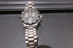 タグ・ホイヤーこわれていますがそこはブランド力お買取OKです