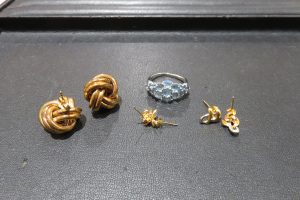 ピアスの芯1本からのお買取の買取の買取専門店大吉東急プラザ新長田店です