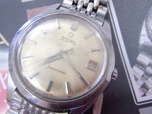 高級時計オメガは古くなっても壊れていても買取可能！ブランド時計を高く売るなら大吉霧島国分店です！