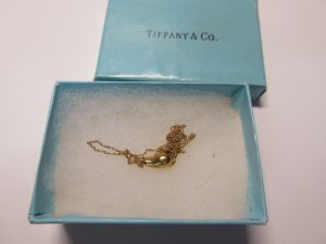 大吉鶴見店はティファニーの18金製ティアドロップネックレスをお買取り致しました。