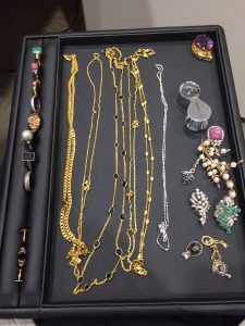 中野区周辺で大量のアクセサリーを売るなら買取専門店大吉中野店へ!!