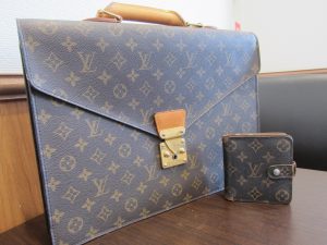 LV モノグラム セルヴィエットコンセイエのお買取りを致しました!(香川県)