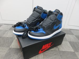 今回はNIKEのシューズをお買取りさせて頂きました。