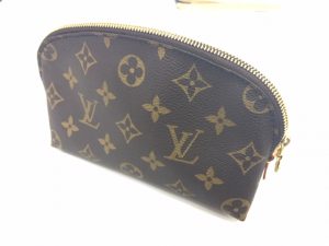 稲美町からお越しのお客様からルイヴィトンのポーチをお買取りしました。