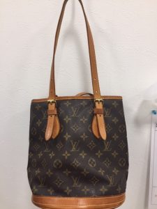 営業は4日からになります！　LVのバッグもお持込みお待ちしております！