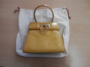 東灘 フェラガモ 買取 甲南山手