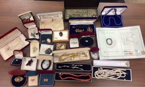 i-img1200x723-1576391157gr45xw209943