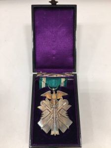 大久保の皆様、勲章の買取なら大吉イズミヤ西神戸へ。