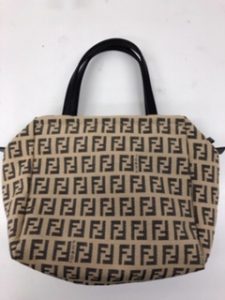 津田沼駅周辺でFDのバッグを売るなら『買取専門店大吉 津田沼店』へ!!