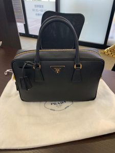 PRADA　レザーハンドバッグ