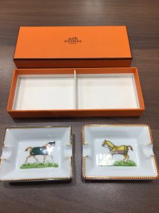 西神中央からお越しのお客様より大吉イズミヤ西神戸店でエルメスの灰皿をお買取り致しました♪