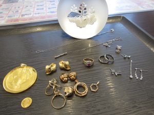 大量のジュエリーお持ちで査定額UPすることもあります!(香川県)