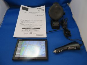 本日はカーナビゲーションをお持ち頂きました。