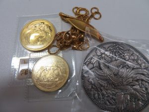 金貨・メダル・K18アクセサリーをお買取りさせて頂きました。