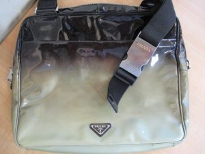 大吉 武蔵小金井店 プラダエナメルショルダーの画像です