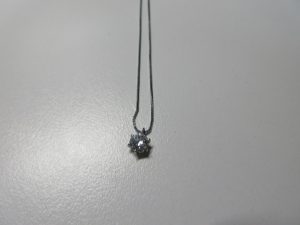 ダイヤモンドのネックレスをお買取りしましたカラフルタウン岐阜店です。