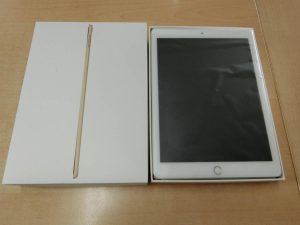 Apple iPad Pro 9.7インチ・Wi-Fi+Cellular・128GB・MLMX2J A・ゴールド・ジャンク