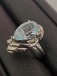 ダイヤのお買取りは買取専門店大吉フジ松末店へお任せください。