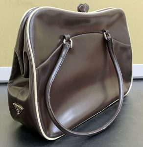 3A40E8B8-4F6B-4FD7-A0C9-5C514C03FB26-292x300