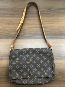 5C219595-51C3-4489-9667-37F0222E64CC-225x300