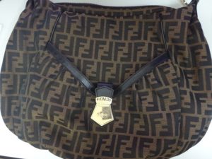 大吉調布店で買取りしたフェンディのバッグ