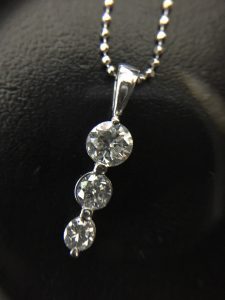 川西市の皆様、ダイヤモンドの買取なら大吉池田店をご利用ください!