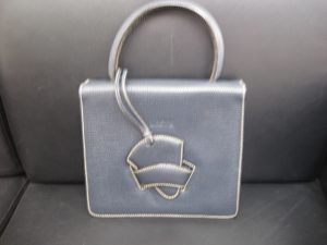 八尾、平野、志紀、柏原でロエベを売るなら買取専門店　大吉　JR八尾店。志紀、柏原、加美、平野、高安、青山、山本、恩智、国分、東大阪、布施（JR八尾駅約1分）