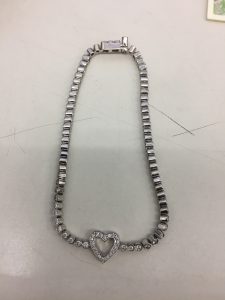 城南区の皆様!ダイヤモンド付きジュエリー売るなら福岡市城南区にある買取専門店大吉七隈四つ角店へお越し下さいませ。