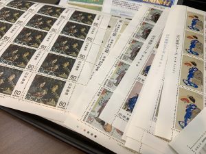 姶良市・買取専門店大吉タイヨー西加治木店！切手買取に自信！自信があるからこそタイヨー入口の旗は切手でございます！