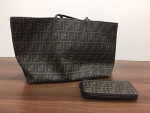 FENDIバッグと財布