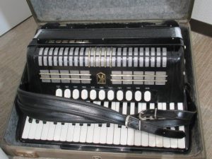 アコーディオン