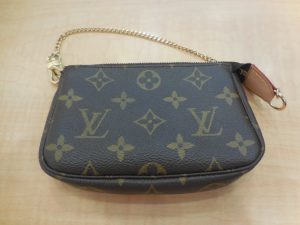 200307ヴィトンのポーチも、大吉大橋店へ!