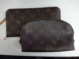 大吉調布店で買取りしたヴィトン(LV)のサイフなど