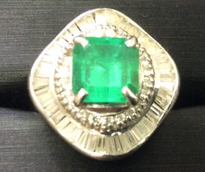3キャラット エメラルド ダイヤモンドリング
