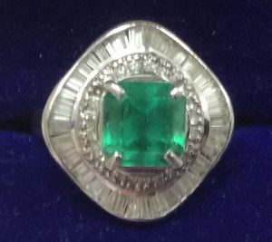 3キャラットオーバー エメラルド ダイヤモンド付きプラチナリング