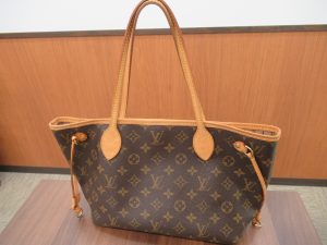 ルイ・ヴィトンのバッグ高価買取します。大吉フジ松末店です。
