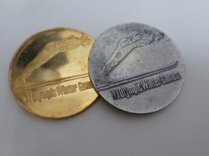 金と銀の記念メダルのお買取りを致しました。買取専門店大吉ゆめタウン（大分県）です。