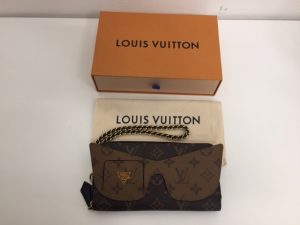 LV モノグラム ジッピーウォレット